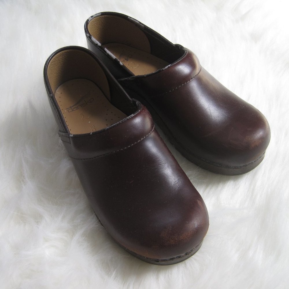 Dansko Womens Professional Slip Resistant Work Leather Clogs Size 39 Wide